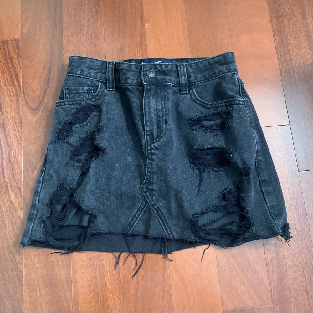 Hollister high waisted distressed jean skirt size 00